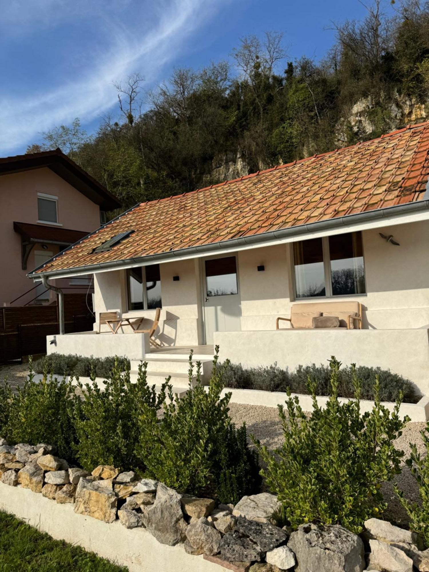 Maison Au Bord De L'Eau Les Roches Rochefort-sur-Nenon Exterior foto